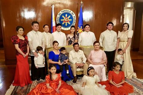 duterte family photo.